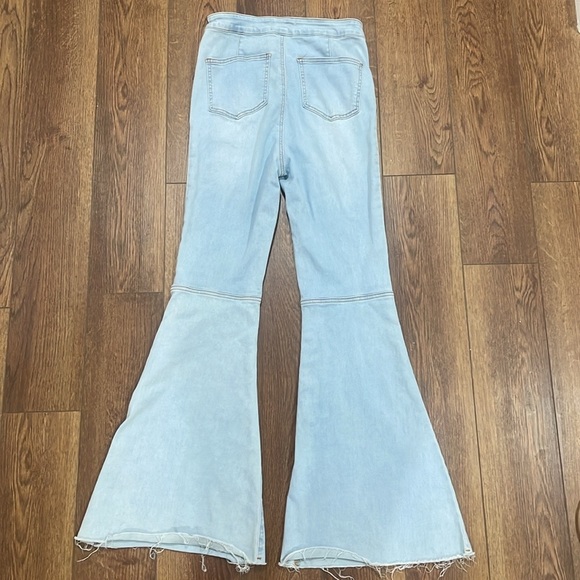 C&V High Rise Raw Edge Flare Jeans - Picture 3 of 4